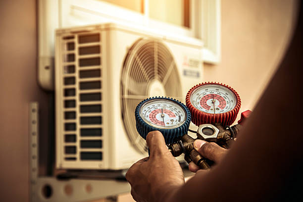 Professional Hvac technician working in Beloit, OH